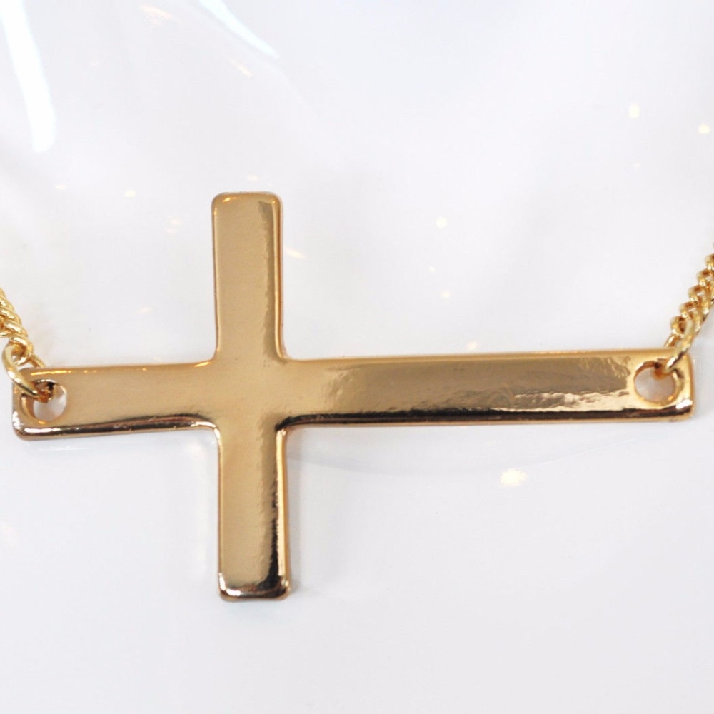 JULES SMITH Yellow Gold Uptown Girl Cross Necklace